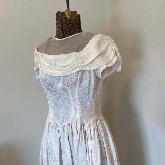 Adeline of California Women’s Small Gown White Jacquard Floral Pearl Net Bridal - Picture 1 of 7